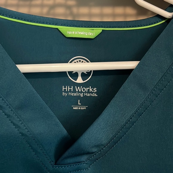 HH Works by Healing Hands mens scrubs - Picture 2 of 5